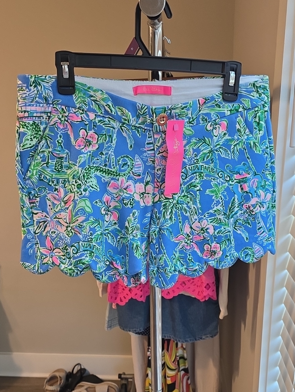 NWT Lilly Pulitzer Blue Floral Shorts Size 2